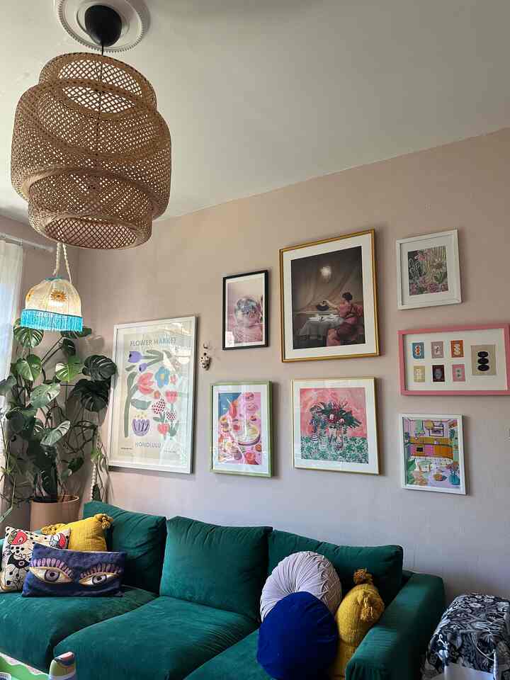 My favorite place to relax 😌
#livingroom #colorofhouse #green #colorinterior #greencouch 