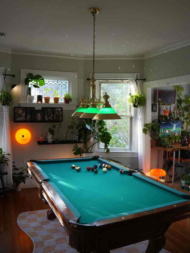 Billiard Room shots with my Sony A6700 are stunning as well 😍🔥

#billiardroom #ohouse #uniquehouse #uniquedesign #junglehome