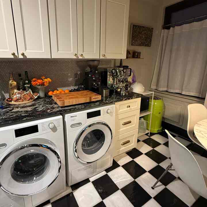 💙🖤💙🖤

#checkerboard #kitcheninterior 