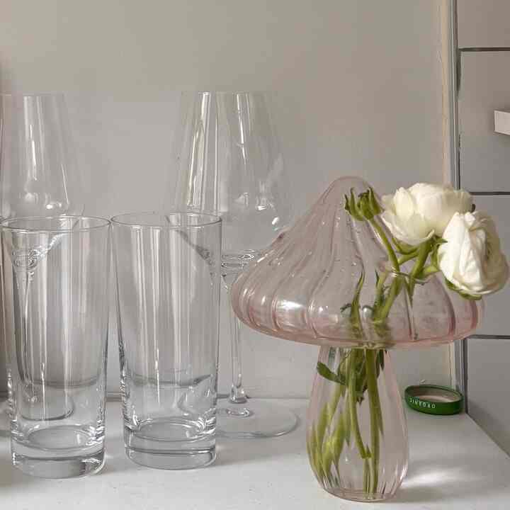 My favorite vase 🥰

#flowers #kitchen #glasswear #plants 