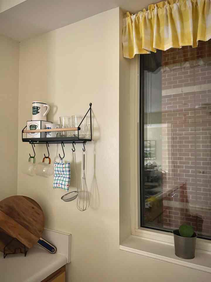 Recently I added a new valance in the kitchen
🌼

#kitchenremodeling #kitchen #kitchendecoration  #valance