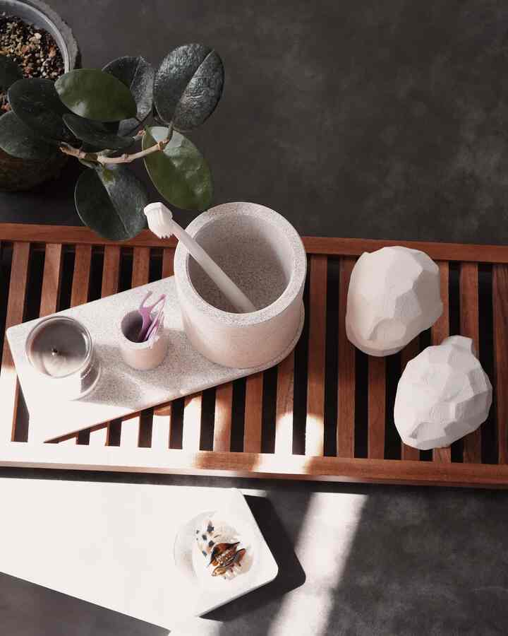 Small but game changing.
Diatomite bathroom accessories.
A tidier space, and freedom from water stains. 


#bathroomaccessories #toothbrushholder #toothbrush #soaptray #bathroomtray #candle #bathtubtray #plant #diatomaceousearth #diatomaceousearthholder 