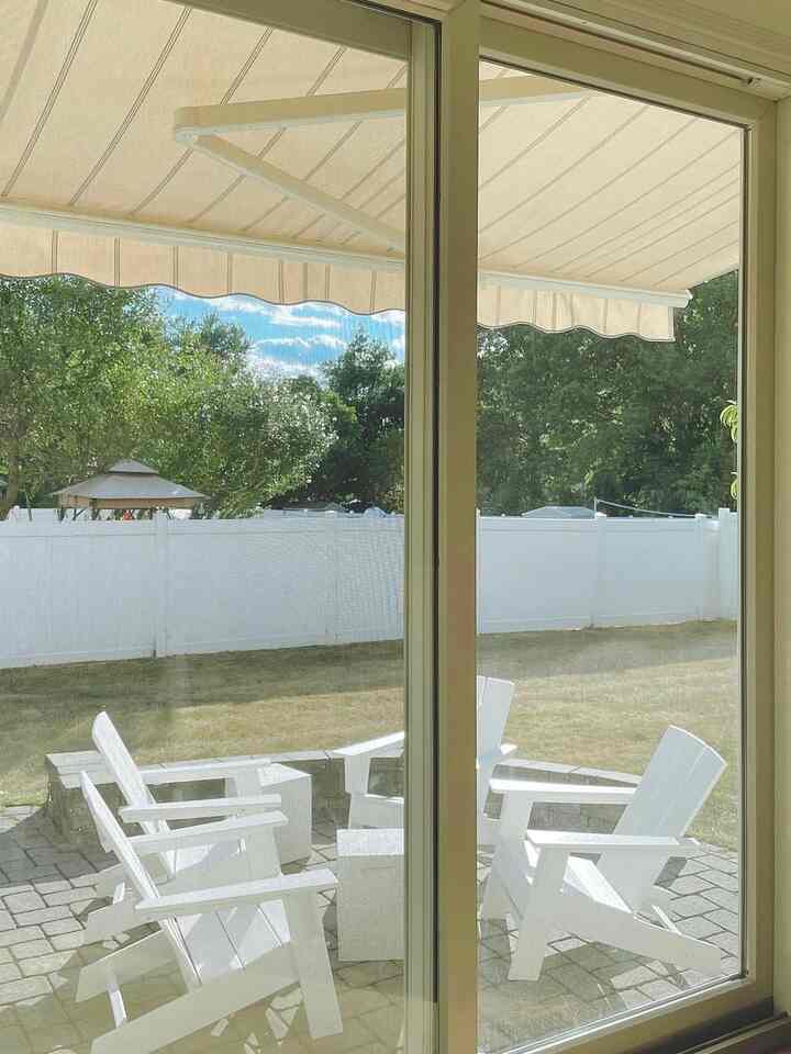 Where should we have our coffee? In a green backyard or at a modern indoor café table? You decide :)
#home504 #homecafe #backyard #brevill #cafetable #cafechair #bludot #cafe504