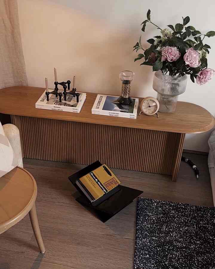 Home decor tip: 

Interior books make all the difference.
Hardcover is my go-to — but it usually comes with a price.
TASCHEN books? Under $20, chic enough to display, and full of great design.
Highly recommend for that elevated vibe.


#bedroom #bedroominterior #bedroomdecor #intreriorbook #designbook #coffeetablebook #bench #vase #bookstand #taschen #rug #chair #diffuser #clock #candleholder 