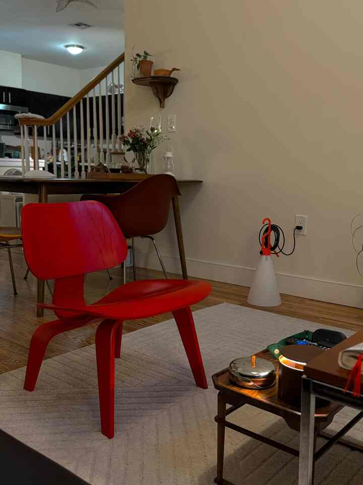Moved some chairs around because Monday needs some pop of color and energy 😆

#livingroominterior #loungechair #popofcolor #colorofspring #eclectic #tablelamp #portablelamp #cozy #stool