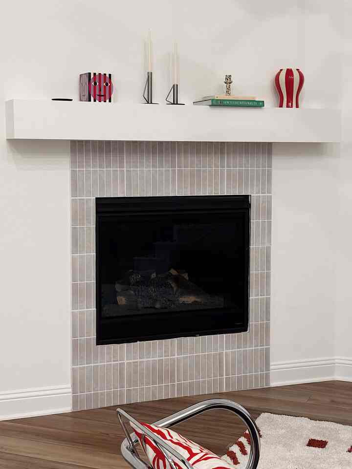 We moved into a newly built home, but I couldn’t stand the ugly tiles around our fireplace. They looked like they belong to the bathroom, not the living room. I bought the peel and stick tiles to cover them up, and I am 200% satisfied with the result! They look so real unless you go really close to observe the details - but who does that? 🤗
#renterfriendlyhacks
#peelandsticktiles
#fireplace