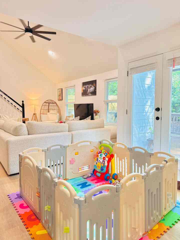The playpen is up , toys are in—welcome to the new normal of coexisting in one space 👶🏻♥️

#babymat #baby #babyroomdecoration #babyroominterior #livingroom #livingroominterior #cozy #cozyroom #cozylivingroom #cozyinterior #cozyhome 