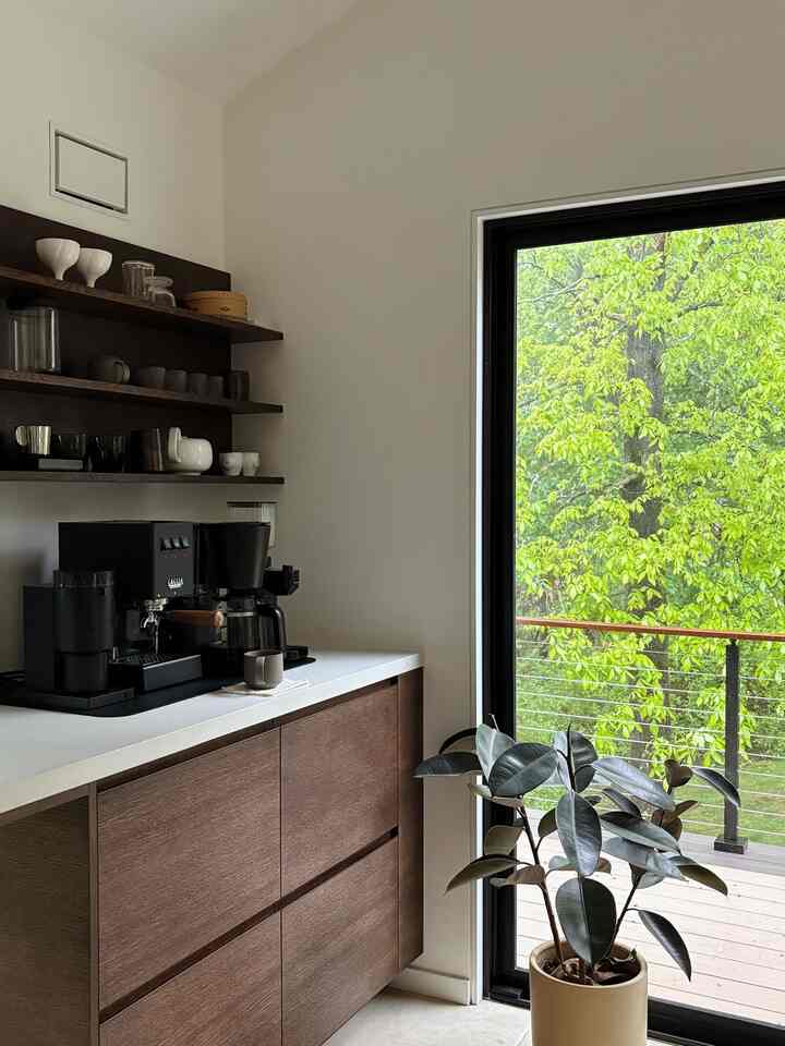 It’s a rainy day, just coffee and jonarling. 
#scandinavian #minimalistkitchen