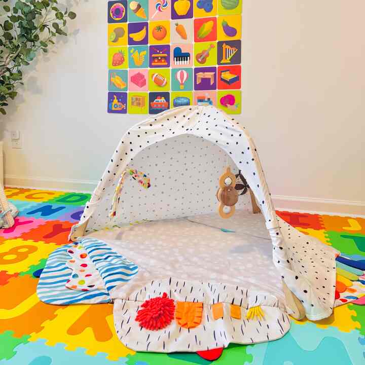 The Lovevery Play Gym is our baby’s fave spot to grow, explore, and play! 

We added the double-sided cover for cozy vibes 🙃

#baby #babyroomdecoration #babymat #babyroominterior #baby #babyroom #nursery #nurseryinterior #nurserydecoration #playroom #playmat #playroominterior #cozy #cozyhome 