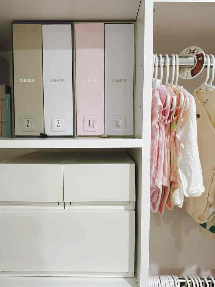 With baby #2 joining our family, I reorganized everything to give each of my girls their own special space. I split their belongings and created a shared room, decorating each side with their names to make it feel just for them. For now, though, our newborn is still sleeping in our master bedroom, where I’ve set up a cozy corner with her bassinet and nursing chair. One day soon, they’ll share the room — and so many memories — together.
#home504 #toddlerandnewborn #babyroomdecoration #nursery #nurseryinterior #nursingsofa #keepsakebox 