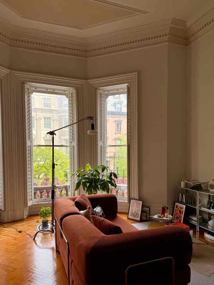 Finally slightly sunny morning #springrain #livingroom #greenery 