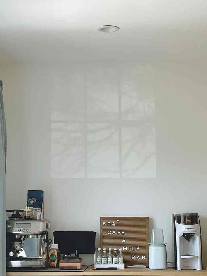 Our cozy home café got squeezed out by the baby’s milk station… but I still can’t give up my coffee time! 
#home504 #homecafe #milkzone #babymilkbar #coffeecup #coffeetime 