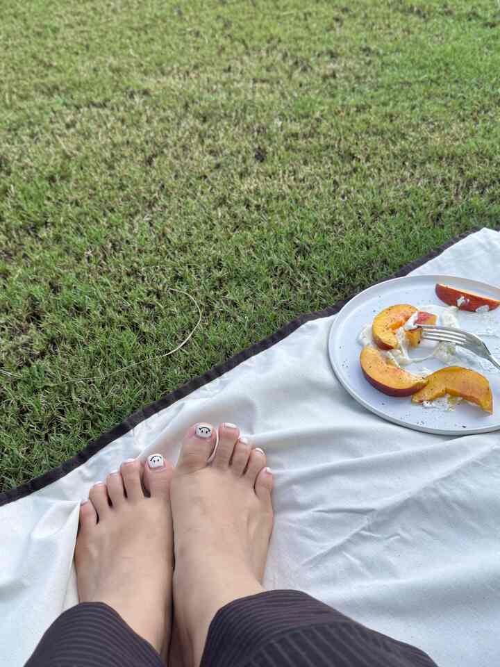 Bringing favorite brunch to OUTDOOR💚🤍
Same plate but another taste🤤
Best color combination of 🤍Green and White💚
#brunch #outdoor #backyard #weekend #dateathome
