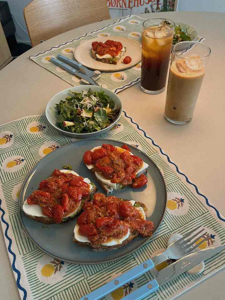 Summer is coming 😎 I just love summer energy on table top! #brunch #summer 