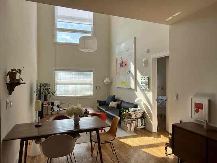 This week’s horizontal shots 📸

#livingroominterior #livingroom #eclectic #cozy #warm #duplex #loft #warmfeeling #diningzone #diningtable #decoratemyplace #elevatemyplace