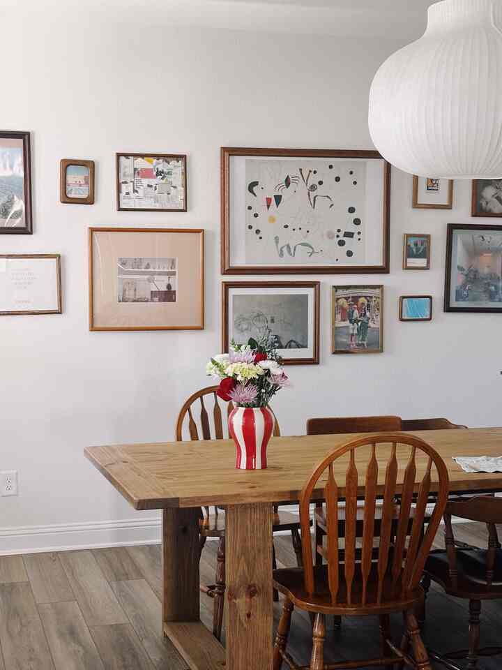 ヘイの花瓶は、どんな空間も明るくしてくれる存在感のあるアイテムです💐♥️
#ダイニングルーム
#花瓶
#muuto