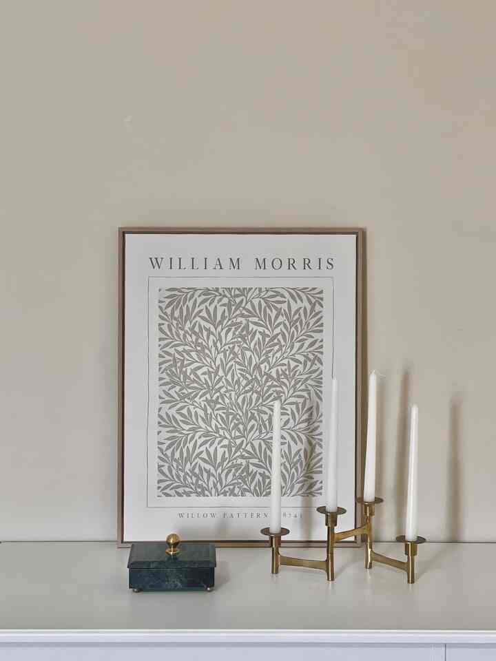 A vintage candle holder I received as a gift 💛

#candleholder #minimal 