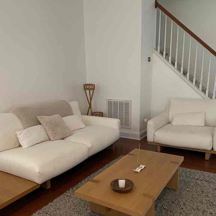 Changing the furniture layout little by little

#castrley
#sofa
#morisofa
#japandi
#coffeetable 
#minimal