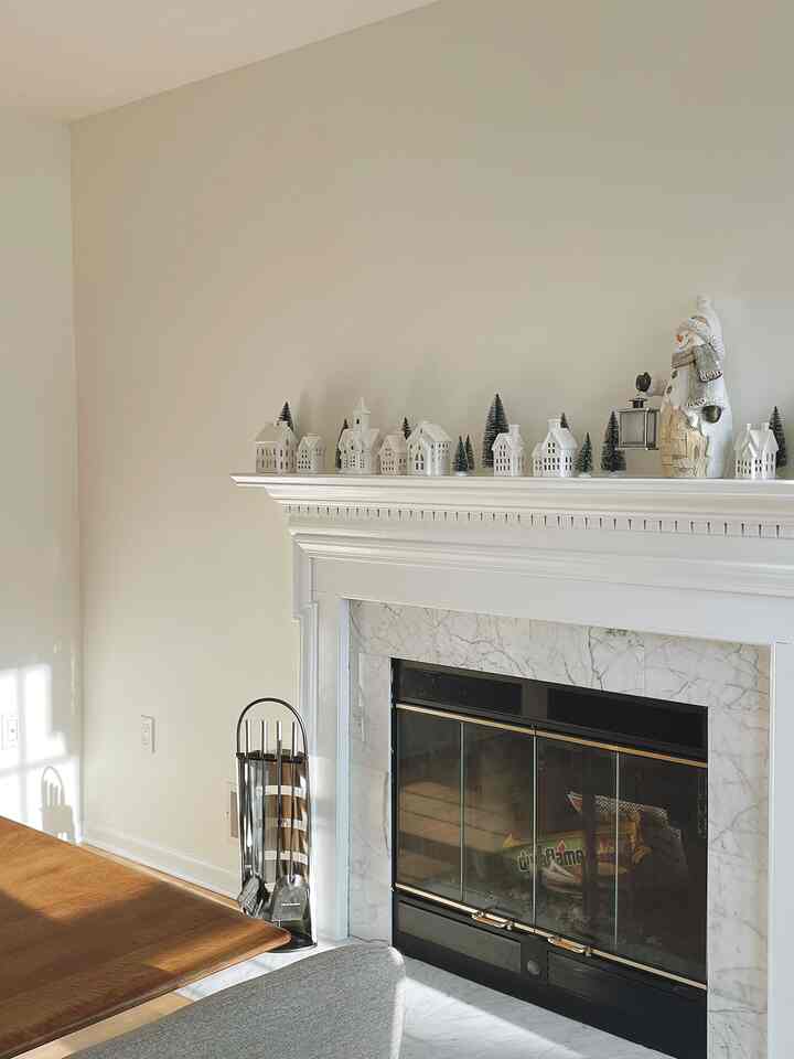 Our home’s way of saying hello to each season 🤗
#mantel #firelace #winter #winterdecor #spring #springdecor #fall #falldecor