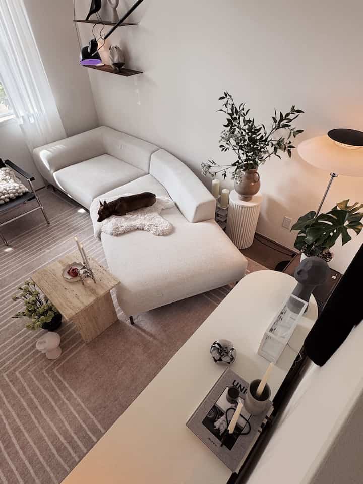 Cozy weekend living room.


#livingroom #livingroominterior #livingroomdecoration #homedecor #japandi #midcenturymodern #rug #sidetable #sideboard #cabinet #candleholder #Bluetoothspeaker #lamp #lighting #lightinginterior #plant #plantinterior #Planterrier 