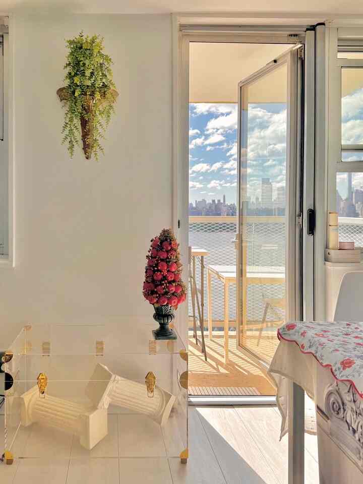 Bought some air dry clay, paint, brushes, and created a mini pedestal for my mini candle. 🕯️

Also added some red, white, and blue decor to the dining table for Memorial day. ❤️🤍💙

I’ve recently started buying tea lights and I’m loving how cute they are! How do you decor your tea lights? 🪔

#flowerpattern #red #diy #romantic #frenchmodern #memorialday