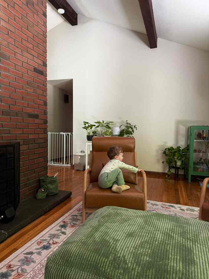 Day Off
#midcentury #midcenturymodern #wayfair #walmart #ikea