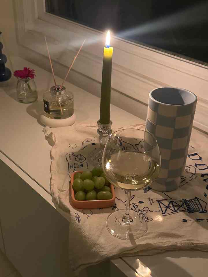 Happy Memoriel day 🥰
After bbq time with my friends, enjoy calm mood alone 🍷

#ikea #simple #minimal #homebar #homedecor #candle #diffuser #vase 
