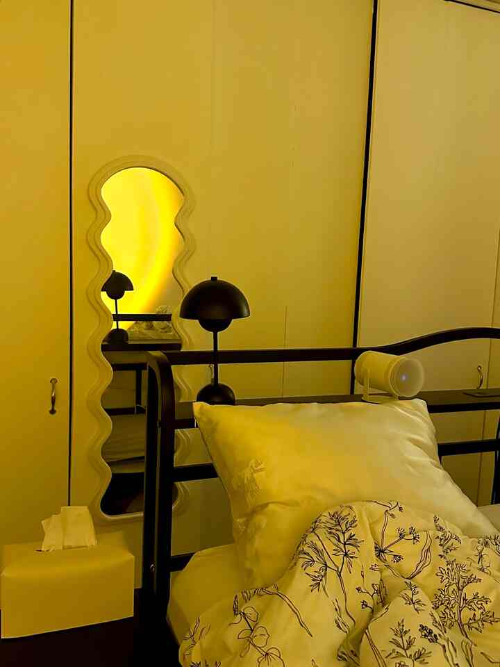 Bought a sunset projector to enjoy the sunset and subtle rainbows in the comfort of my bed. 🌆🌈

#sunsetlighting #sunsetprojector #wavymirror #frenchmodern