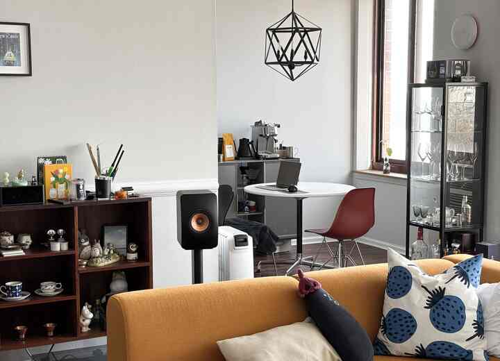 Collboration with Vintage & Modern ✨

#vintagefurniture #fabricsofa #livingroom 