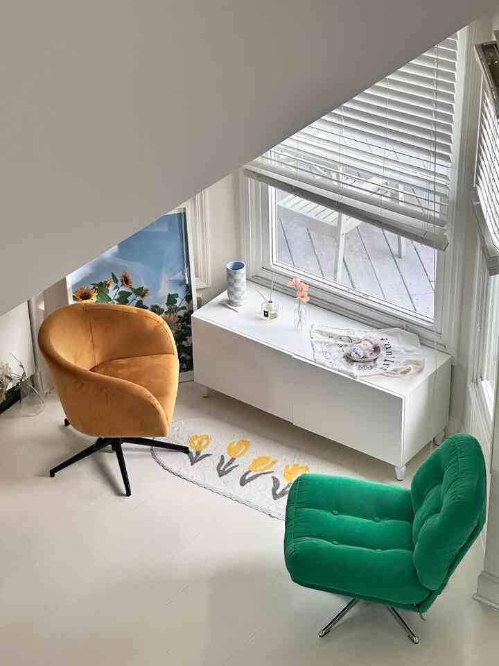 My favorite color combo 💚✨
And i am looking another chair for summer 🖼️

#ikea #ikeachair #ikeapictureframe #poster #speingdecor #spring #springinterior #ikeashelves #ikeacabinet #simple #simpleinterior 