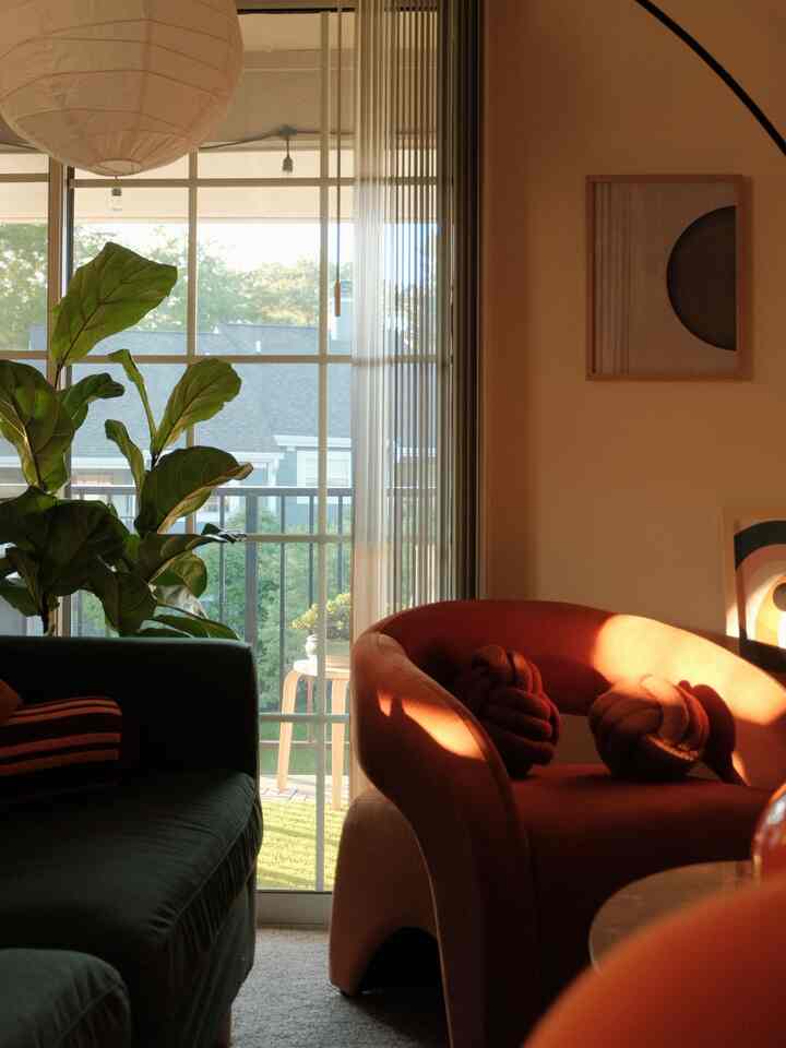 Sun-kissed accent chair from RS 🫶🏼

#accentchair #softlighting