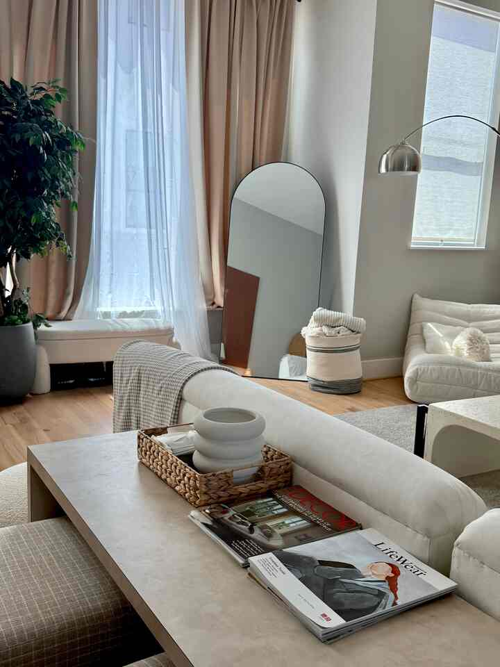 Layered linens, warm woods, soft light — this is what cozy feels like ☕🕯️🌿
#NeutralHome #JapandiAesthetic #ScandiMeetsZen #OrganicModern #CozyCorner


