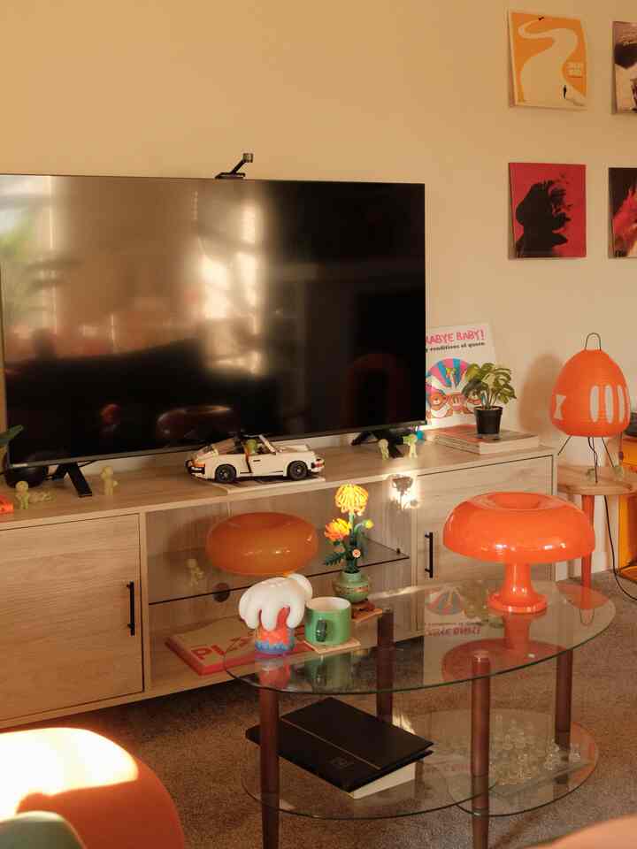 Trinkets and playful decor :)

Can you count how many smiskis there are in the first photo?

#playfuldecor #smiskis #trinkets #homedecor