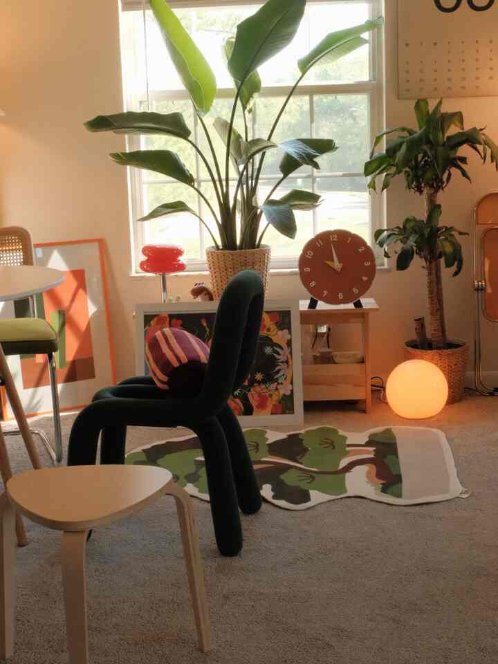 A throw blanket from Verloop as well :) I’ve been looking for a playful yet comfy throw blanket for the longest time. My search is finally over 🤗🫶🏼

#throwblanket #pillowcover #pillows #cozyliving