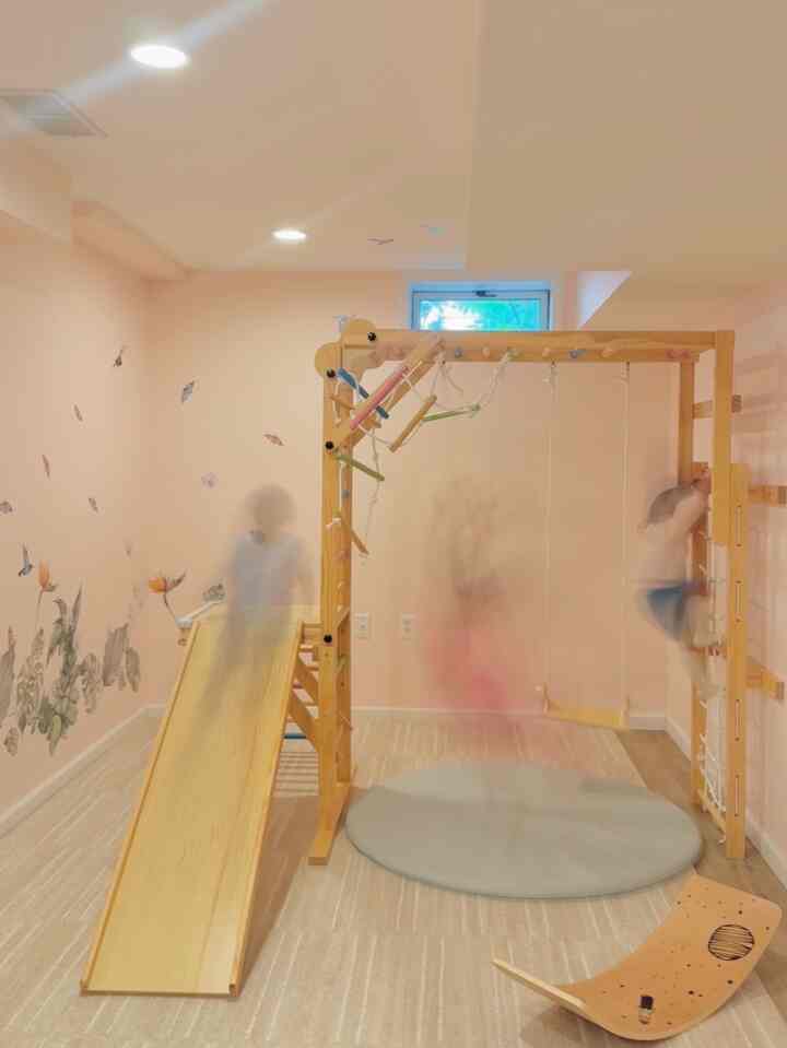 A space where my kids are happy — and that joy makes me happy too! 🩷💚
#kidsroom #playroom #basement #indoorplay 