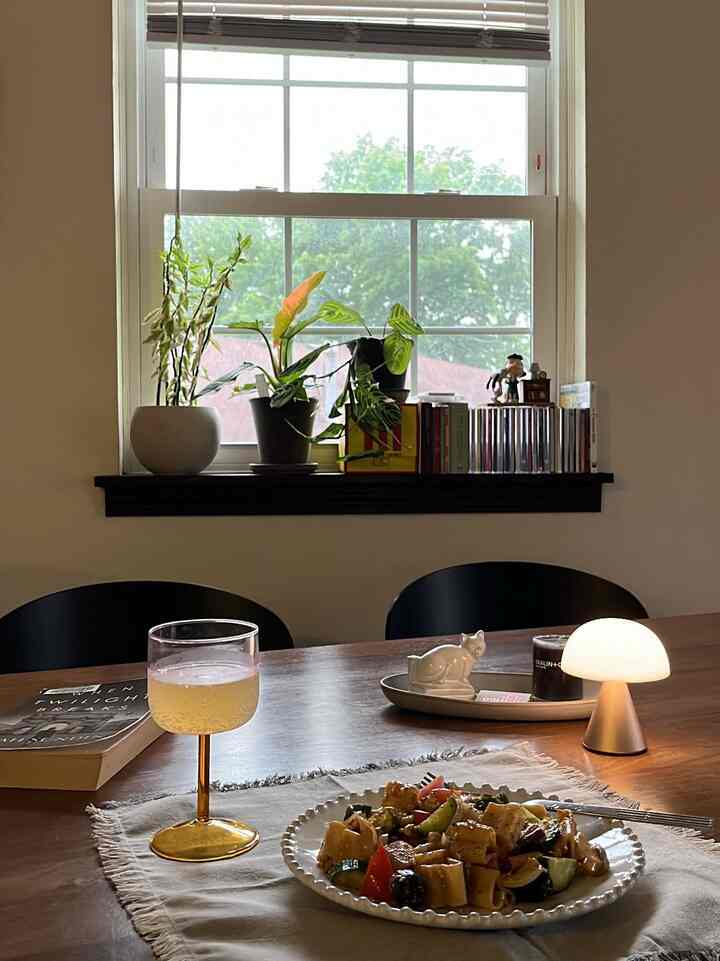 Here's a quick look at dinner. It was fridge clean-out day, resulting in this Fridge Clean-Out Pasta. YUM!! 

#tablesetting #lamp #diningtableinterior #diningroom #ikea