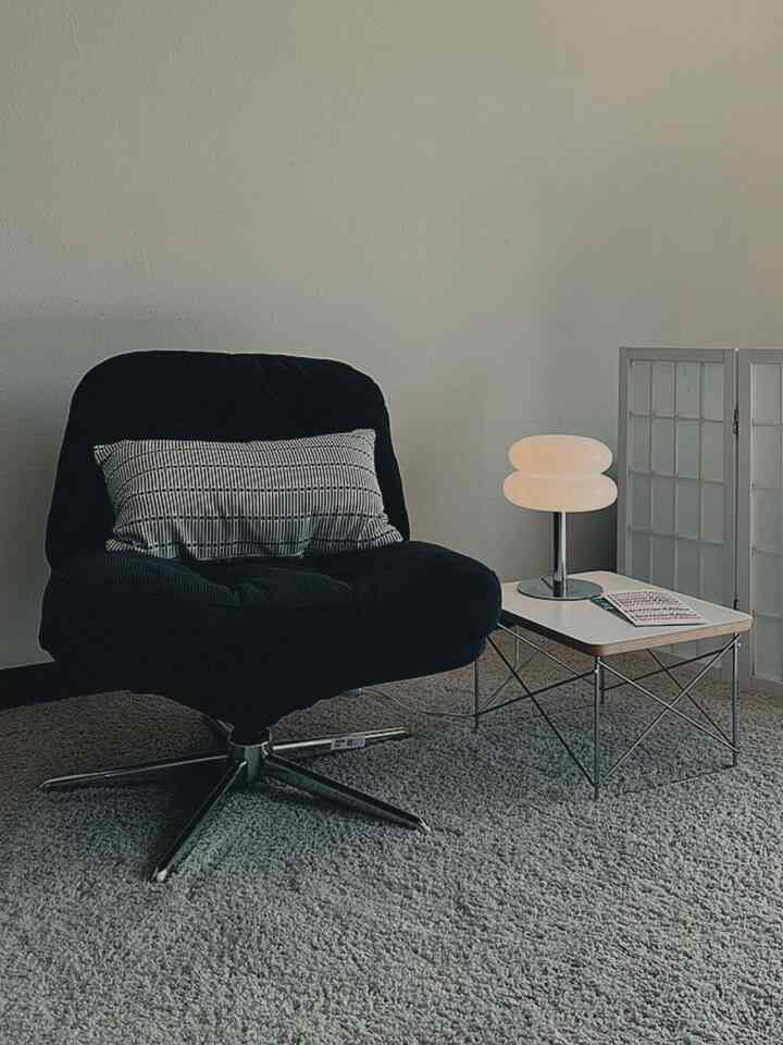 I’m excited to have my first Eames furniture piece in my favorite corner— a side table that I got using a gift card from Ohouse. It’s perfect! The style complements my other furniture beautifully, and I’m becoming more and more obsessed with this nook.🩶

#livingroom #sidetable #eames #designwithinreach #ikea #sofa #blackandwhite 