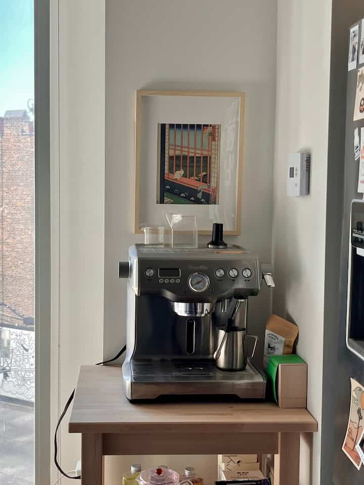 The first spot I go to every morning 😂 gotta get that caffiene fix!  

#apartmentaesthetic #itsmyhouse #coffeemachine #coffeecorner #coffeetime #minimal #japandi 