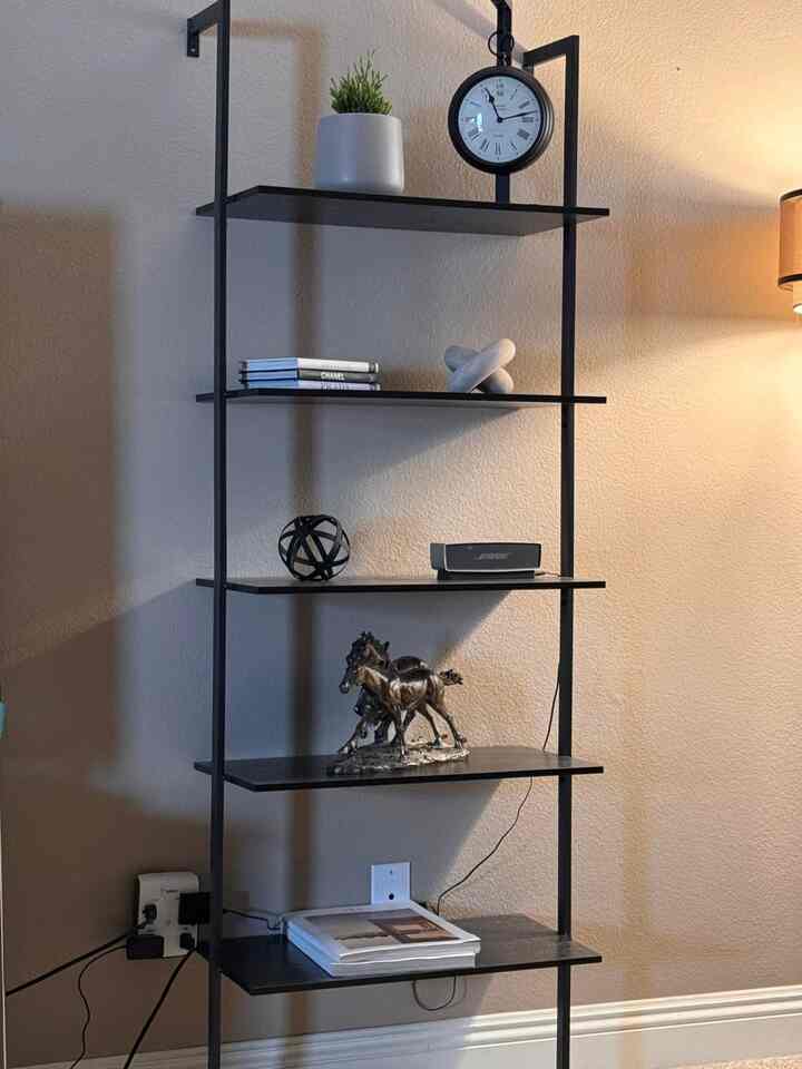 Is there something I can add at my bookshelf? #bookshelf #moderndecor #decorinspo