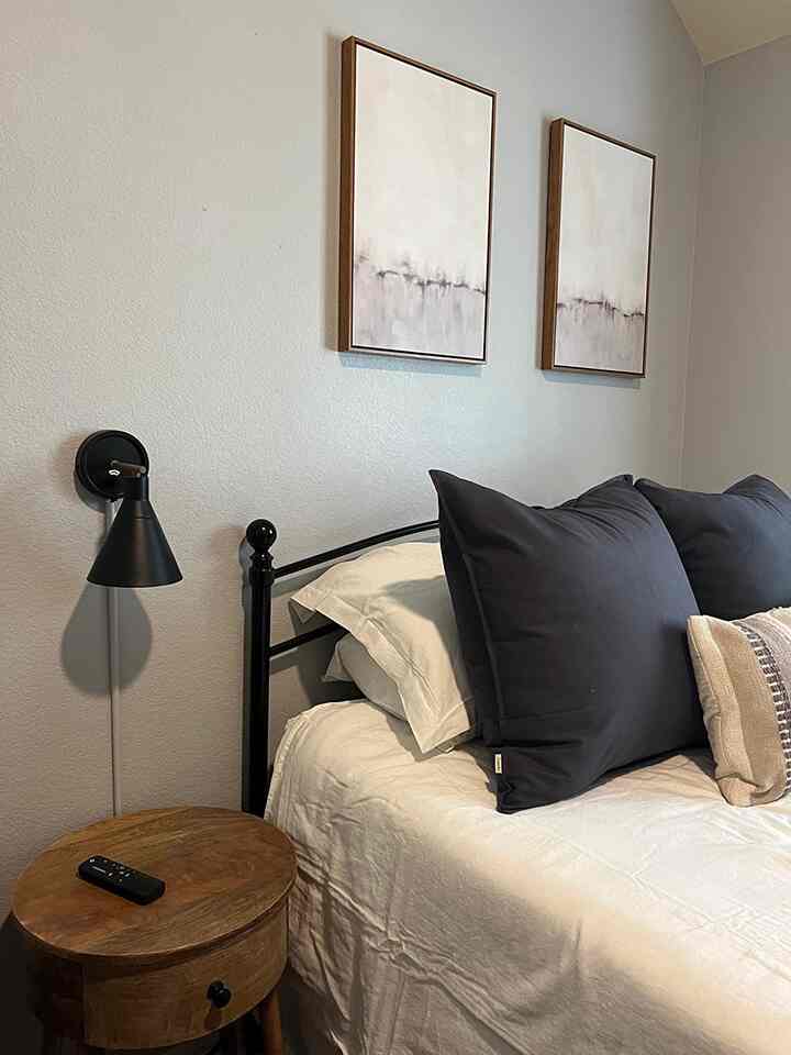 Just a little corner of my room. Love the modern design of this wall, it adds a stylish touch to the room. #walldecor  #wallsconce