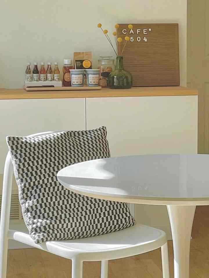 Slow afternoons & warm coffee🤎
#homecafe #Breville 