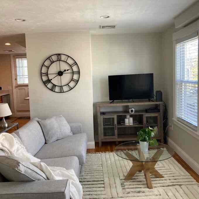 I'm so happy with this glass coffee table!  It really opens up the space. #coffeetable #livingroomdecor #decorating 