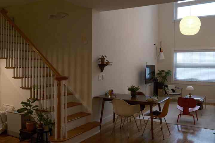 Friday horizontal view.

#diningzone #diningtable #diningchair #livingroom #livingroominterior #cozyinterior #cozyhome