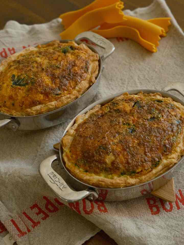 Friday is usually a leftover night or I cook something to use up ingredients in the fridge and for this purpose, quiche is the perfect choice. I love using these mini 7 inch pans from All-Clad to to bake them!

#cookingrecipe #cooking #cookware #allclad #minipan #stainlesssteelcookware #steelcoolware #potholder #cakeserver 