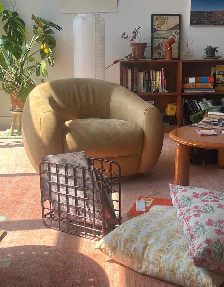 It's really hot outside. I'm enjoying the shade and a little breeze from the ceiling fan. How are you coping the hot weather?

#livingroom #livingroominterior #colorfuldecor #pillowcover #loungechair #coffeetable