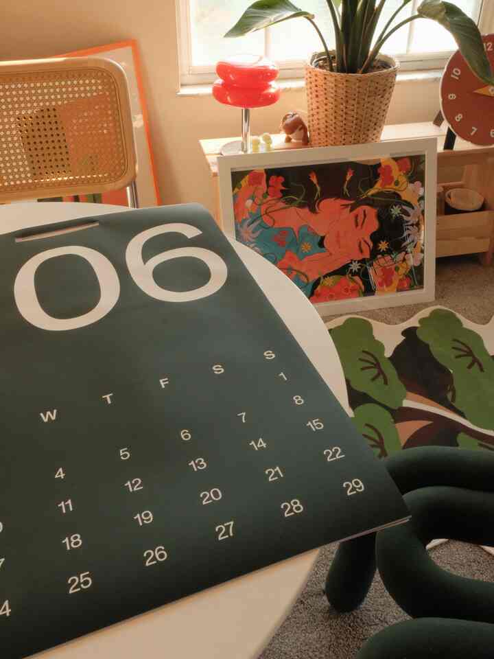 I still can’t believe June is almost over already 🥲

#newmonth #june #calendar #diningtable