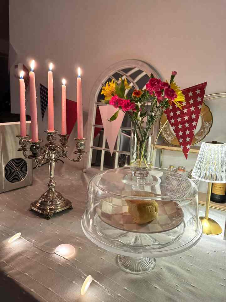 Refreshed my coffee table in the living room area with Summer flowers and new banners for July 4th. 🤍❤️💙

Make sure to only store baked goods that contain milk or eggs a few hours outside during Summer as food can get spoiled really quick. 🥲

#SummerReady #July4thDecor #candles #coffeetable