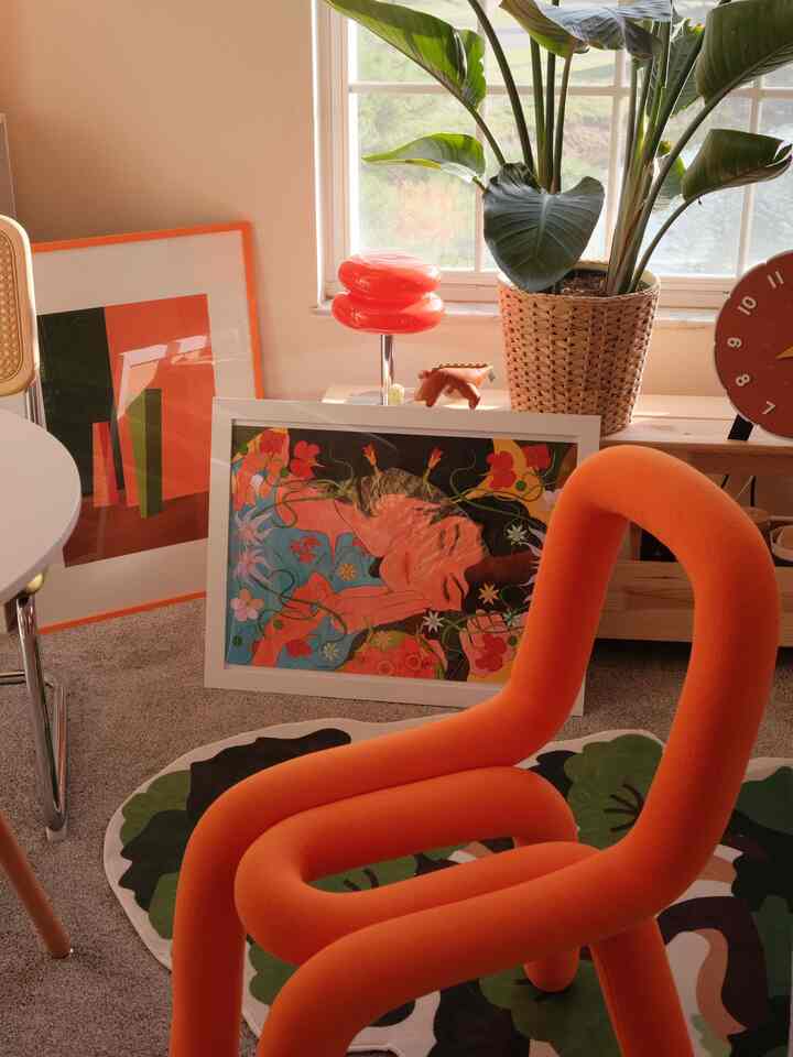 My favorite part about all this decor is how beautiful the colors look side by side 🤗🧡

#orangehome #warmhues #warmhouse #warmfeeling #interiordesign #mcmkitchen