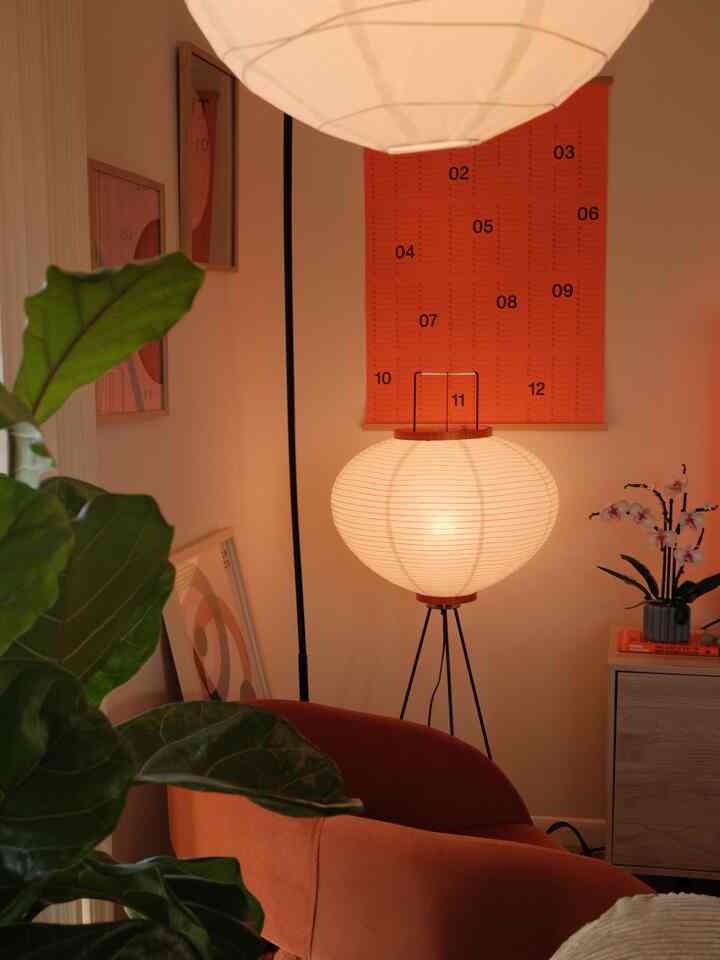 The first slide was captured with the new Fujifilm XF 27mm F2.8 pancake lens 😋📸

Love the ambiance of this paper lantern akari-style lamp :)

#akaridupe #paperlanternlamp #cozyliving