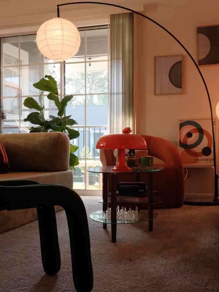 Grateful for the big balcony windows that let in tons of natural light 🥹☀️

#naturalinterior #naturallight #warmglow #sunkissed